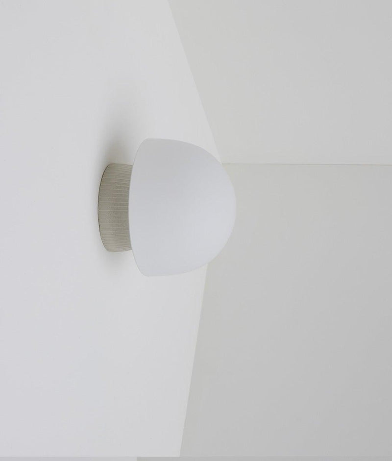 Applique en porcelaine industrielle "Grège", verrerie champignon mate