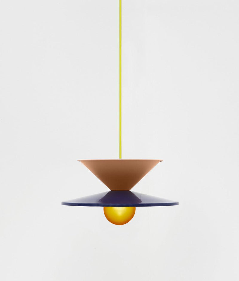 Suspension "Milano" double, rose et bleu outremer, câble jaune et boule orange givré - La Quincaillerie moderne