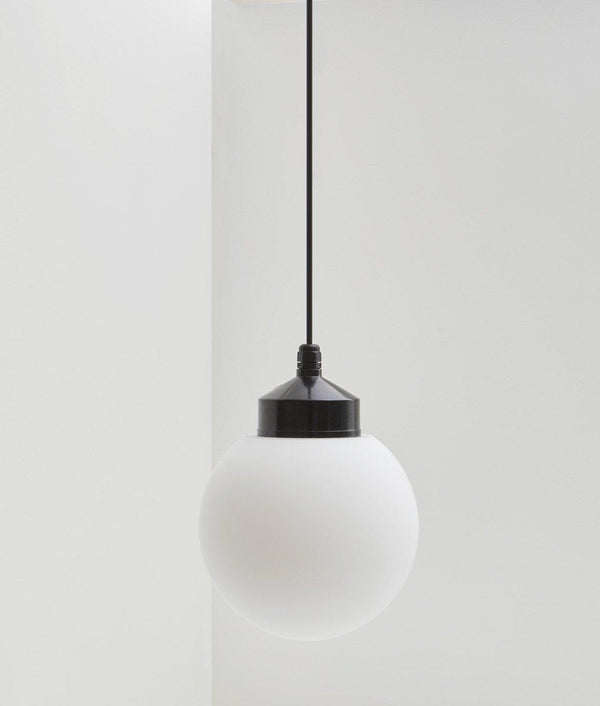 Suspension "Bauhaus", verrerie boule mate, grand modèle