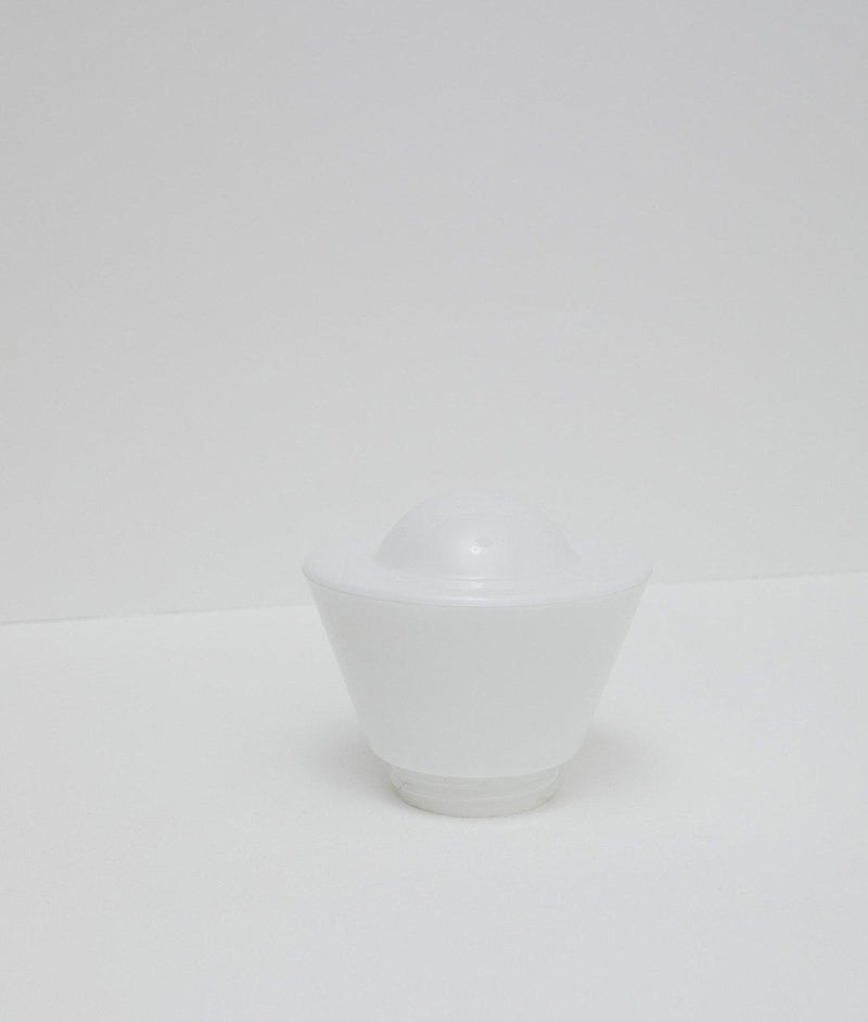 Verrerie toque en opaline